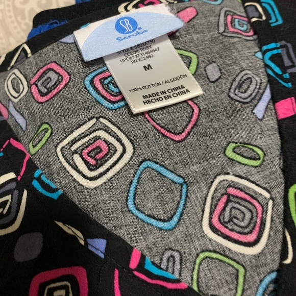 Scrubs - Picture 2 of 3